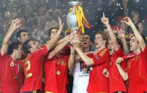 九游会电竞 - 纳达尔迎来五赛季高光表现，西班牙队球迷沸腾！